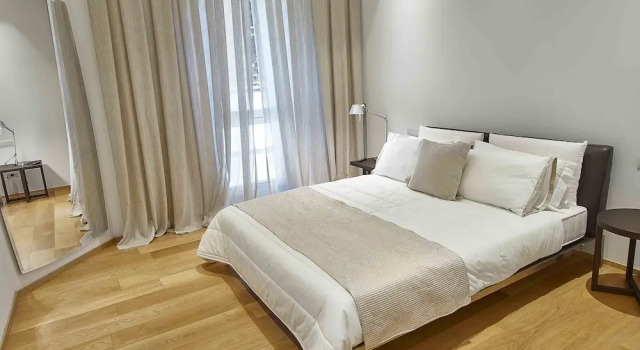 Апартаменты Luxury Цокольный этаж c 1 комнатой с балконом Lario Apartment