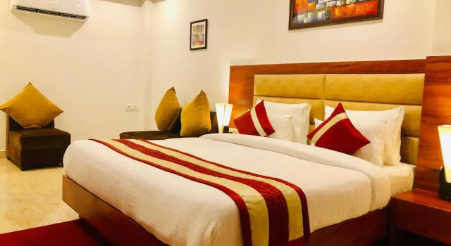 Номер Superior Red Crown Hotel