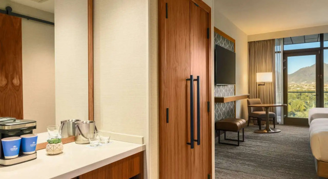 Четырёхместный номер Standard с видом на горы Hilton North Scottsdale At Cavasson