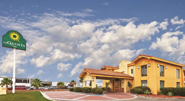 Четырёхместный номер Standard La Quinta Inn by Wyndham Midland