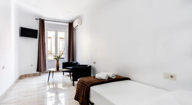 Трёхместный номер Standard с видом на город Hostal Rincón de Sol - Centro Madrid - Self Checkin