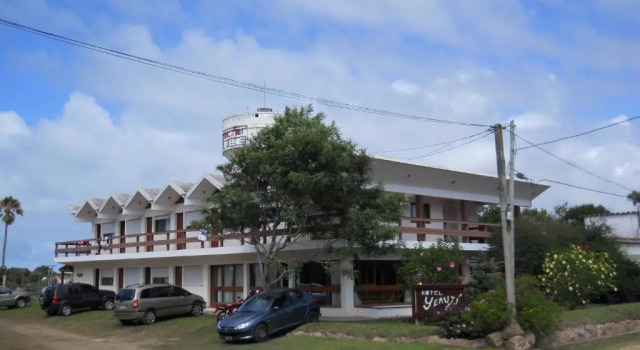 Hotel Yeruti, Reservar Hotel La Paloma Rocha