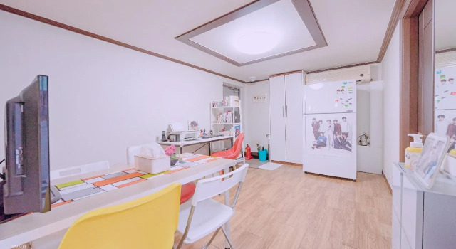Kpopstarz Guesthouse - Caters to Women (отель для женщин), Забронировать Отель Сеул Южная Корея, рядом с Ресторан Nonhyeon Yangkkochi