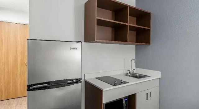 Четырёхместный номер Standard Suburban Studios Chester I-95