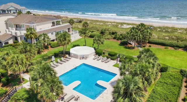 Коттедж This Villa Offers Stunning Views Of The Ocean And The Calming Sound Of The Waves 4 Bedroom Home by Peace Vacations