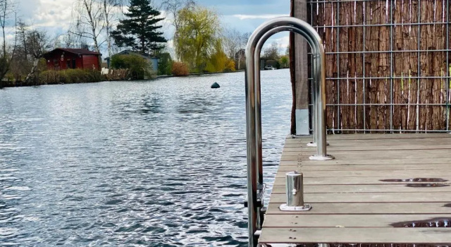 Шале NEW- Private Residence on a lake near Amsterdam