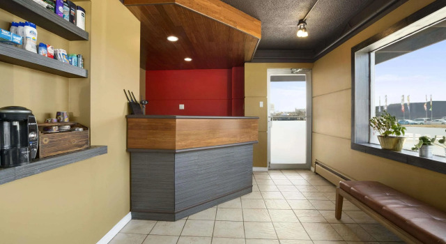 Nice Inn Edmonton, Prenota Hotel Hotel a Alberta con parcheggio, Parcheggio