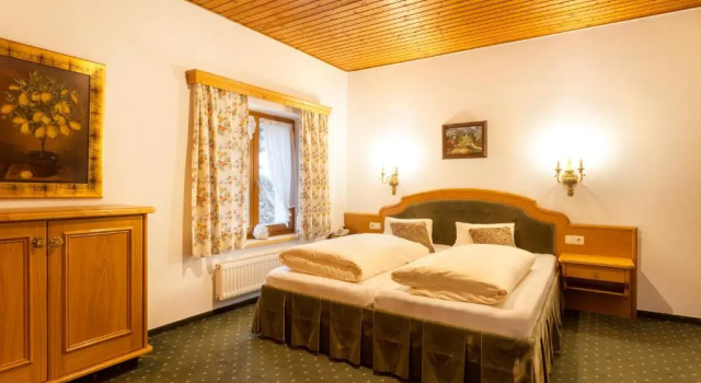 Четырёхместный номер Standard Hotel Pass Lueg