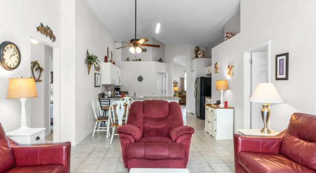 4 Bedroom 2 Bathroom Manors Westridge 411 Ld, Забронировать Отель Отели Давенпорт с парковкой, Парковка