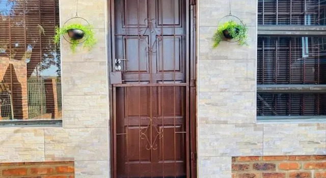 163 Bez Apartment 11, Boek Appartement Johannesburg Gauteng