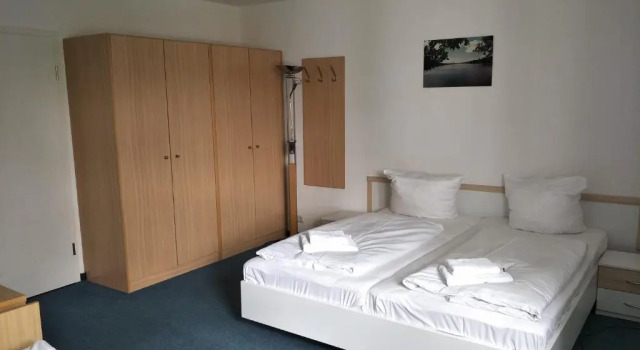 Трёхместный номер Standard с видом на сад Hotel Zum Grünen Tor