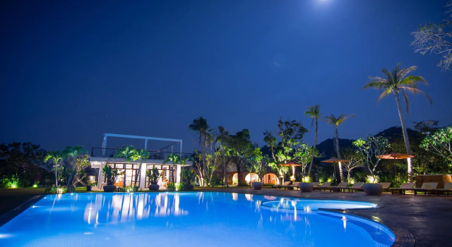Полулюкс Samanea Beach Resort & Spa