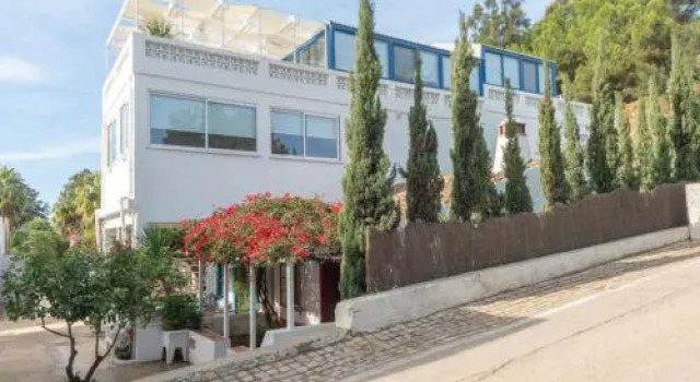 Fabrica Beach Apartments