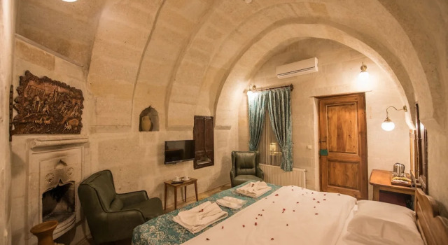 Двухместный номер Standard c 1 комнатой Charming Cave Hotel