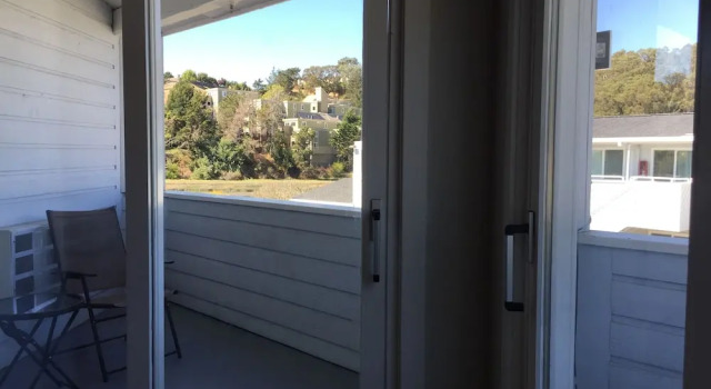 Четырёхместный номер Standard с балконом Travelodge by Wyndham Mill Valley/Sausalito