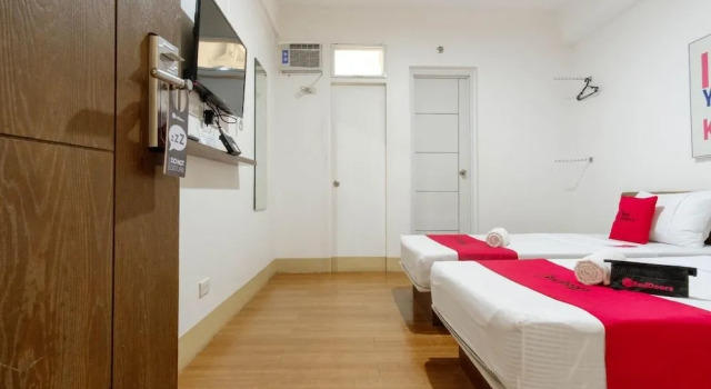 Reddoorz Near V Mapa Station, Prenota Hotel Manila 
