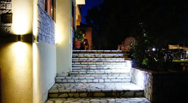 hostel lake plastira, Book Hotel  