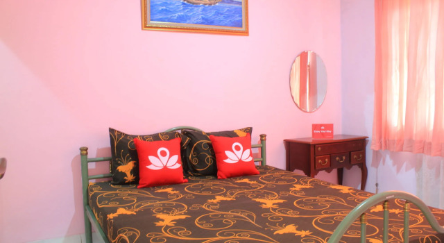 Cendana Mulia Hostel, Boek Hostel Hotels in Bogor met ontbijt, in de buurt van Heulang Park, Ontbijt