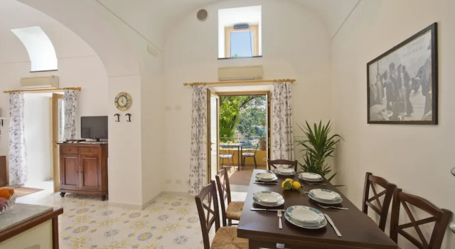 Casa Hellen Positano center, Забронировать Отель Позитано Побережье Амальфи, рядом с Mulini Square