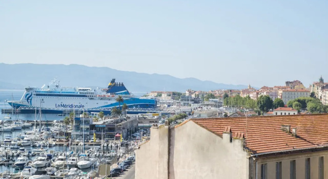 Номер Privilege с красивым видом из окна Mercure Ajaccio
