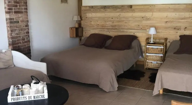 Chambre d´hôtes La Jonchère, Забронировать Отель Лез-Эрбье Замок Пюи-дю-Фу