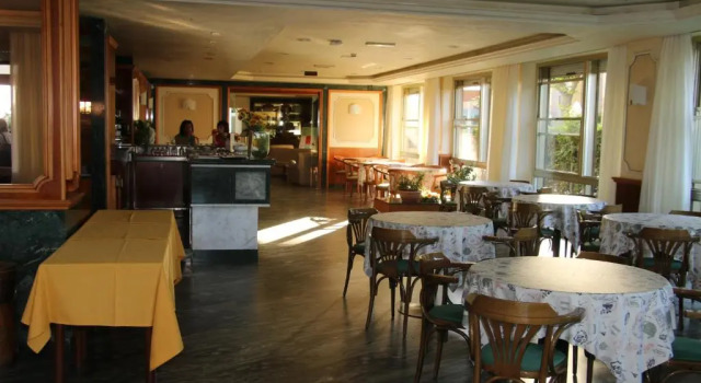 Hotel Boston, Забронировать Отель Отели Побережья Абруццо с бассейном, Бассейн