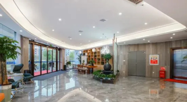 Yunqi Smart Hotel (Xingyi Menglecheng Jushan Square), Varaa Hotelli Hotellit Qianxinan pysäköinnillä, Pysäköinti