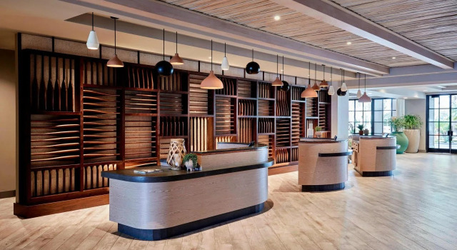 Coronado Island Marriott Resort & Spa, Забронировать Курортный отель Коронадо Сан-Диего, рядом с Coronado Ferry Landing Shopping Center