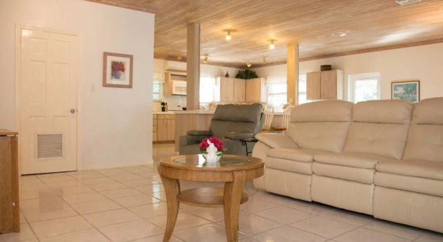 Dunn's House Harbour Island House With Pool, Book Hotel Dunmore Town Bahamas