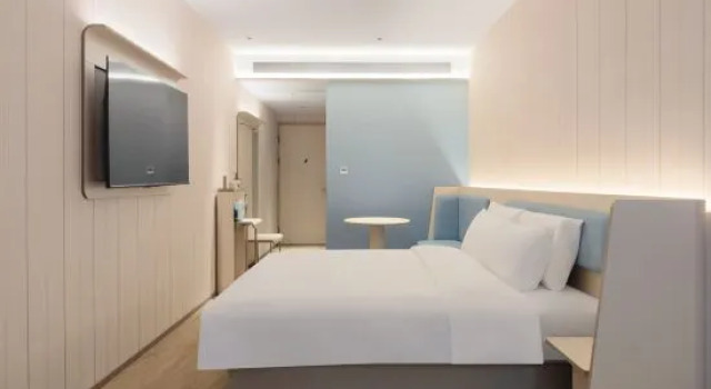 Люкс HanTing Hotel (Chongqing Caiyuanba)