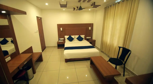 Номер Standard White Portico