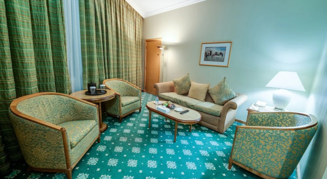 Двухместный люкс Executive Grand Continental Hotel