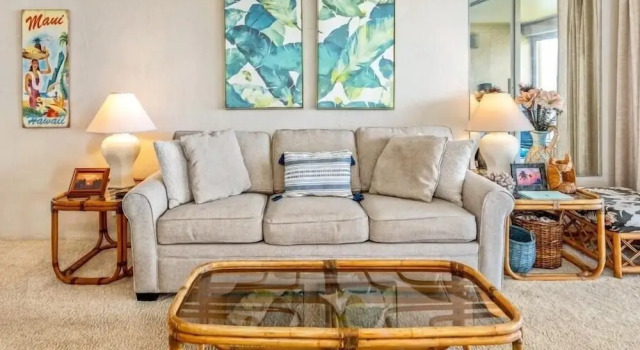 Menehune Shores, #517 1 Bedroom Condo by RedAwning
