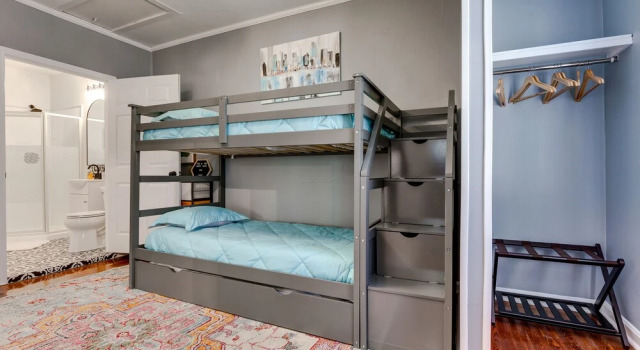 Lovely Mobile Home w/ Smart TV: 2 Mi to Downtown!, Boek Hotel Hotels in Alabama met parkeren, Parkeren