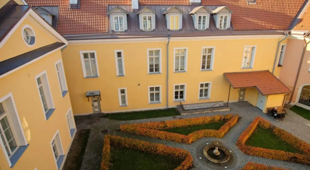 Апартаменты Dream Stay - Superior 2 Bathroom Family Apartment in Old Town