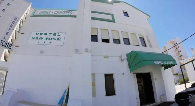 S. Jose Algarve Hostel, Забронировать Хостел Хостелы Портиман, рядом с Парк Молодежи, Хостел