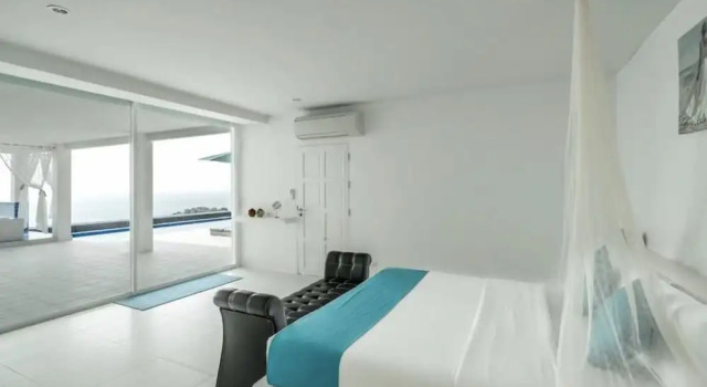 Люкс с 4 комнатами Grand Bleu Ocean View Pool Suite