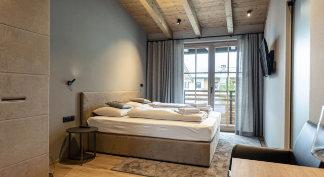 Penthousesuite Kr ndl mit Kamin Westendorf, Prenota Hotel Hotel a Tirolo con parcheggio, Parcheggio