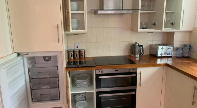 Wokingham - Large 2 bedroom Apartment