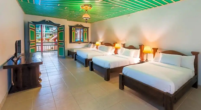 Четырёхместный номер Standard Decameron Las Heliconias - All Inclusive