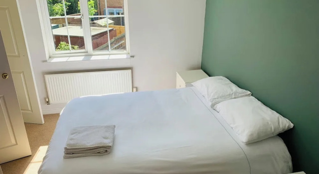 Beautiful 2-bed Villa in Coventry, Varaa Villa Mökit kohteessa Merseyside, Mökki