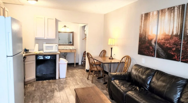 Люкс Trails INN Quadna Mountain Motel & RV Park