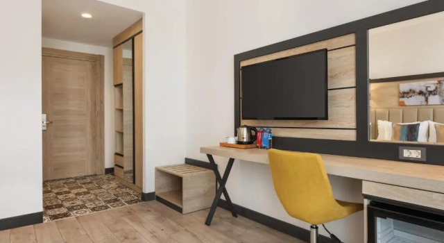 Двухместный номер Accessible Ramada Encore By Wyndham Istanbul Basin Express