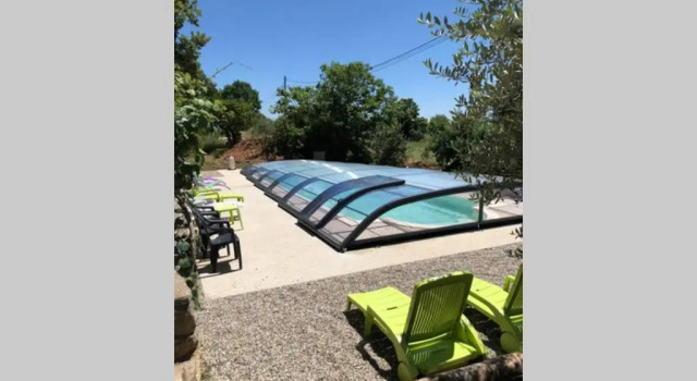Коттедж Maison de charme avec piscine couverte et 9000m2
