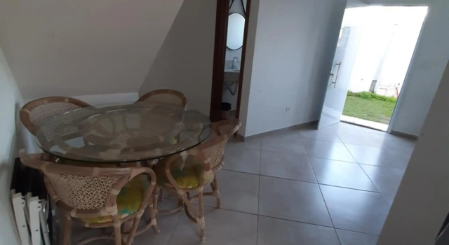 Sobrado frente ao SESC, WIFI 300MB, 2 vagas auto, cozinha, churrasqueira, moderno e reformado