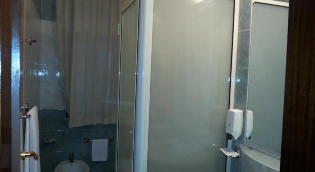 Четырёхместный номер Economy Hotel Happy Days
