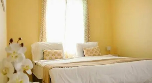 Spectacular 2bdrs apt in Willemstad, Book Hotel Willemstad Curaçao, nær Queen Emma Bridge