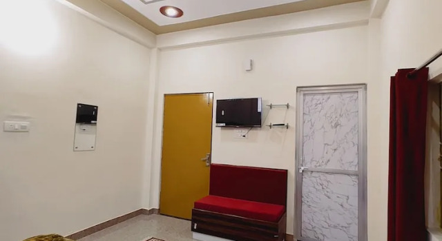 Номер Deluxe FabHotel Shree Venkatesh Nileyam - 300m from Ram Janam Bhumi