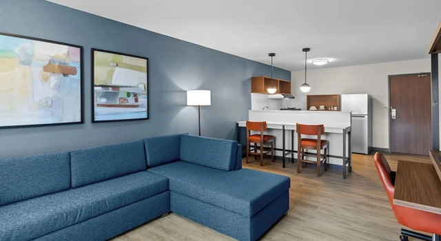 Двухместный люкс Superior Everhome Suites Wichita Northeast by Choice Hotels