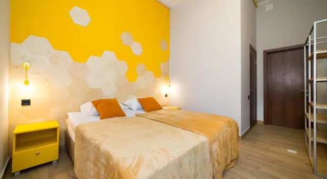 Номер Standard HOTEL Bee Station
